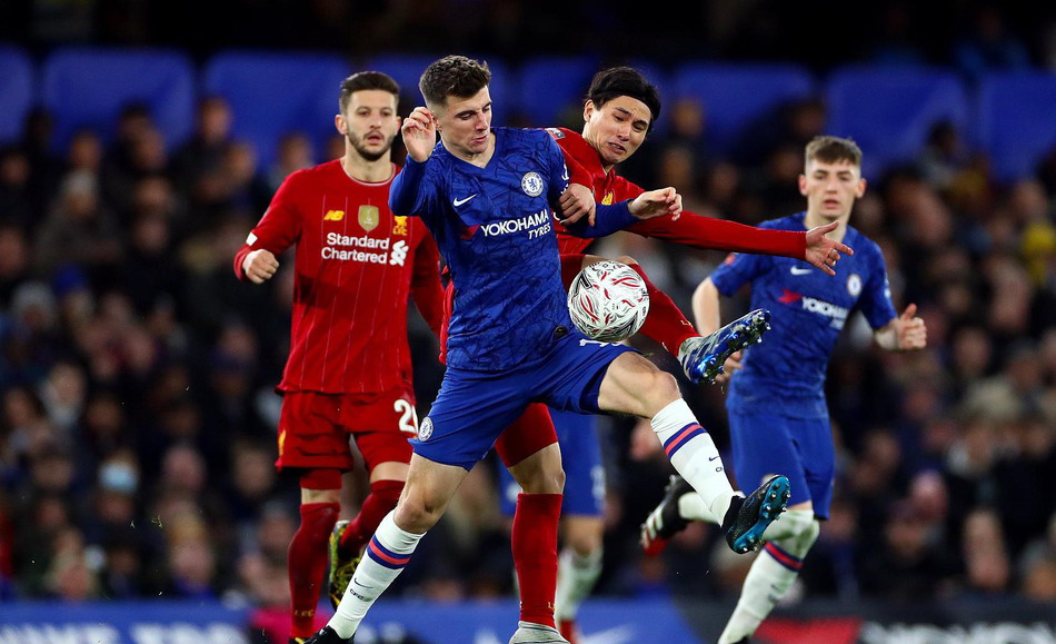 欧冠杯16强次回合｜ 1个月内从争四冠变争双冠 红军大热倒灶遭重挫