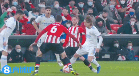 [图]厄德高破门赖斯造乌龙 阿森纳2-1布赖顿