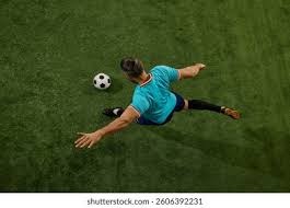 广东籍球员廖锦涛、吕焯毅参与英博队内的大连话挑战，前者胜